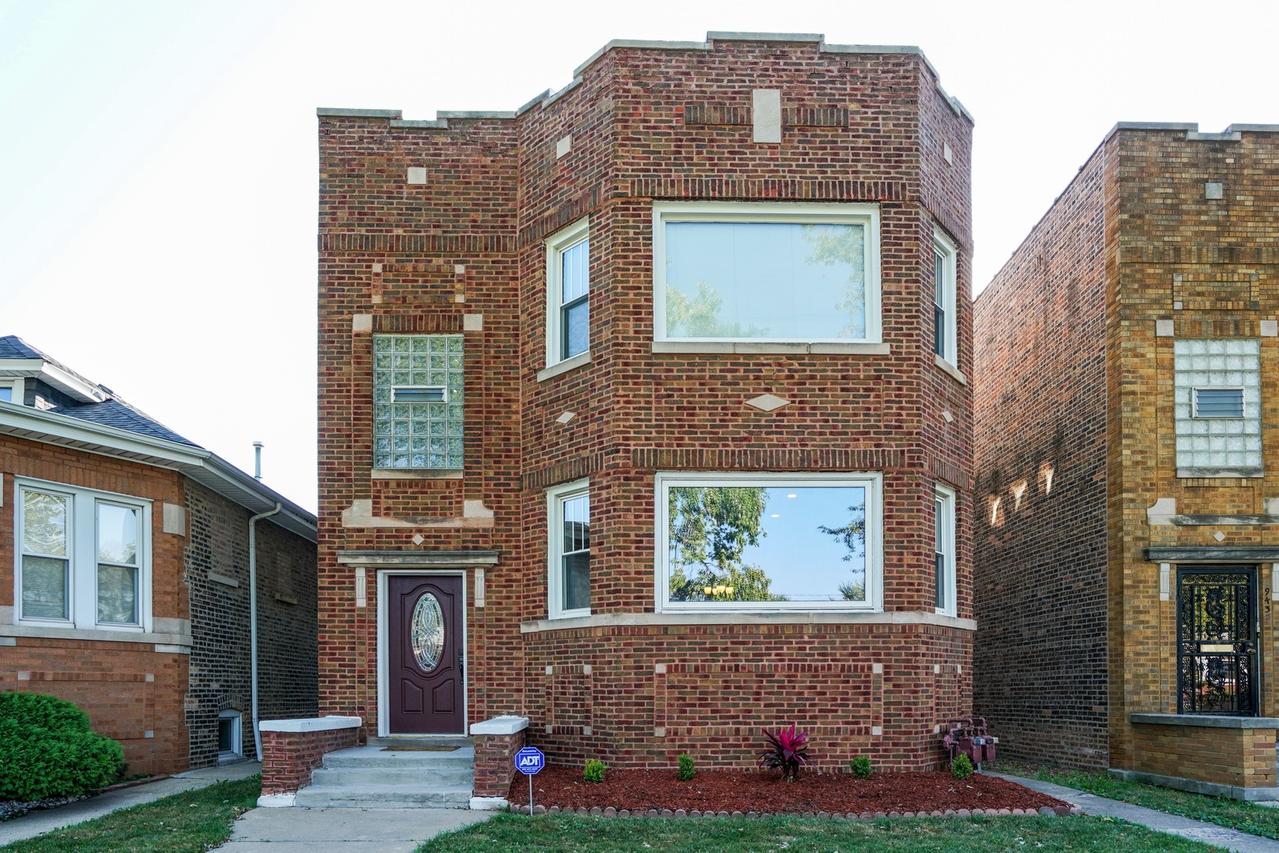 9435 S Rhodes Ave., Chicago, IL 60619