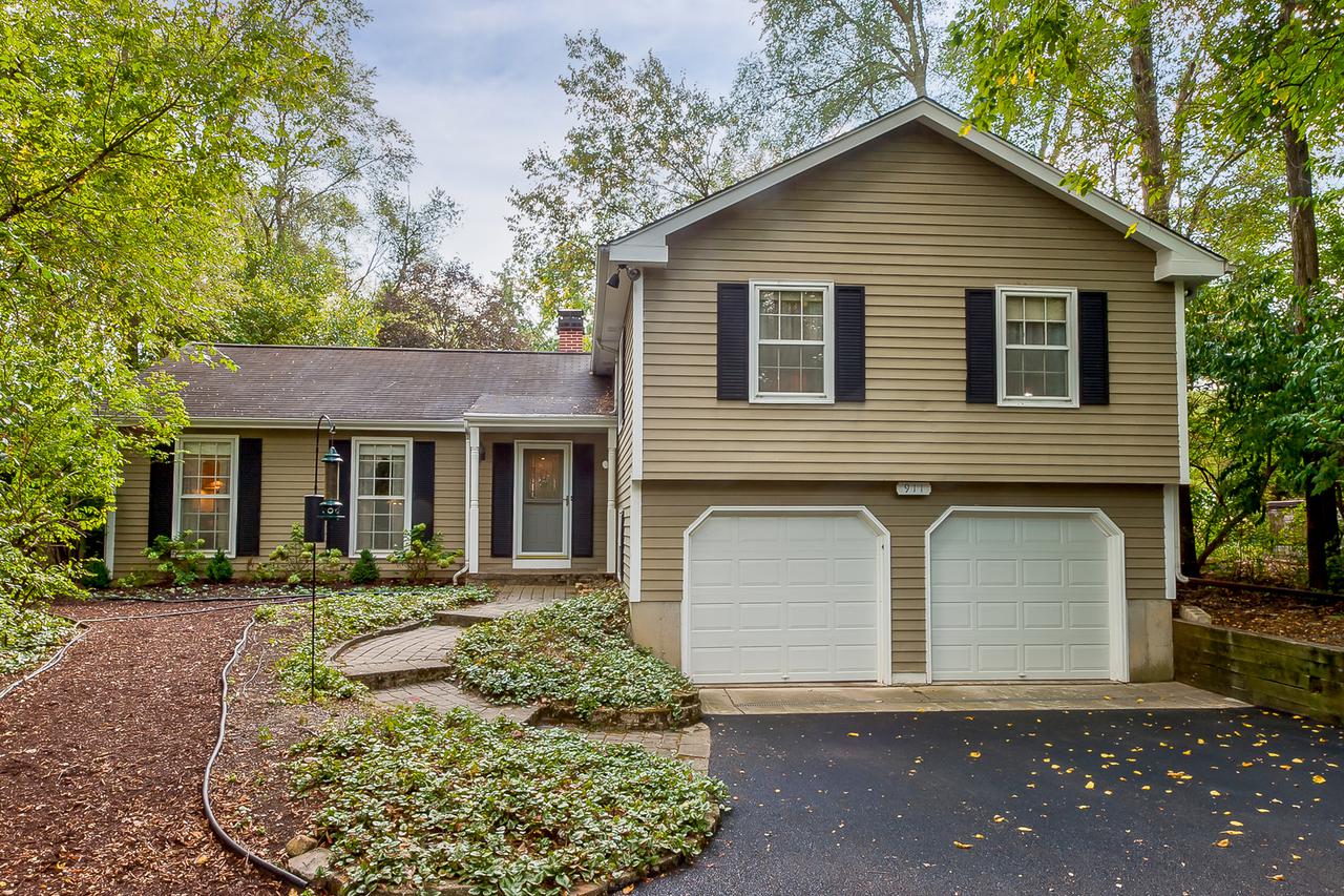 911 Glenbard Rd., Glen Ellyn, IL 60137