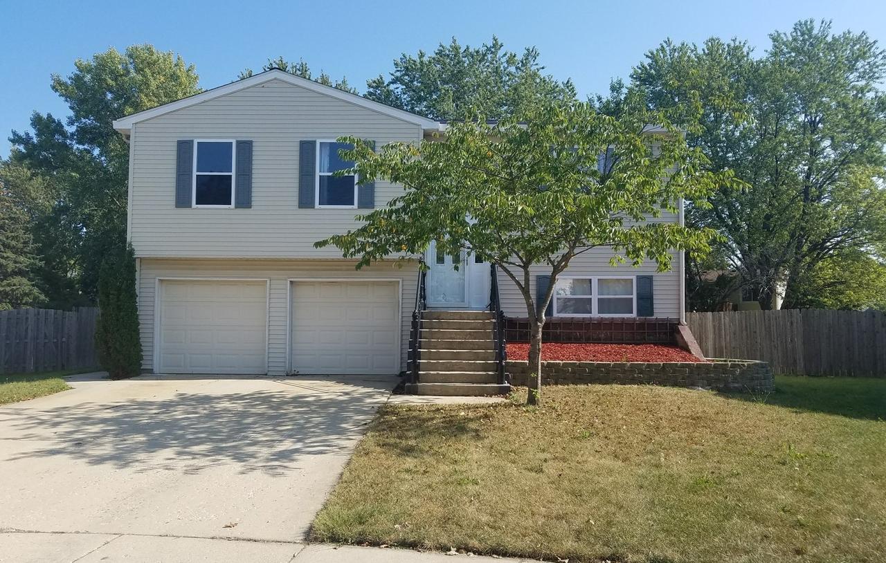 320 Lacrosse Dr., Bolingbrook, IL 60440