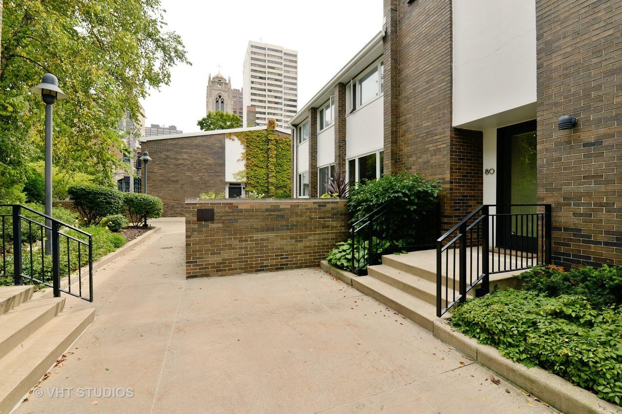 80 W Schiller St., Chicago, IL 60610