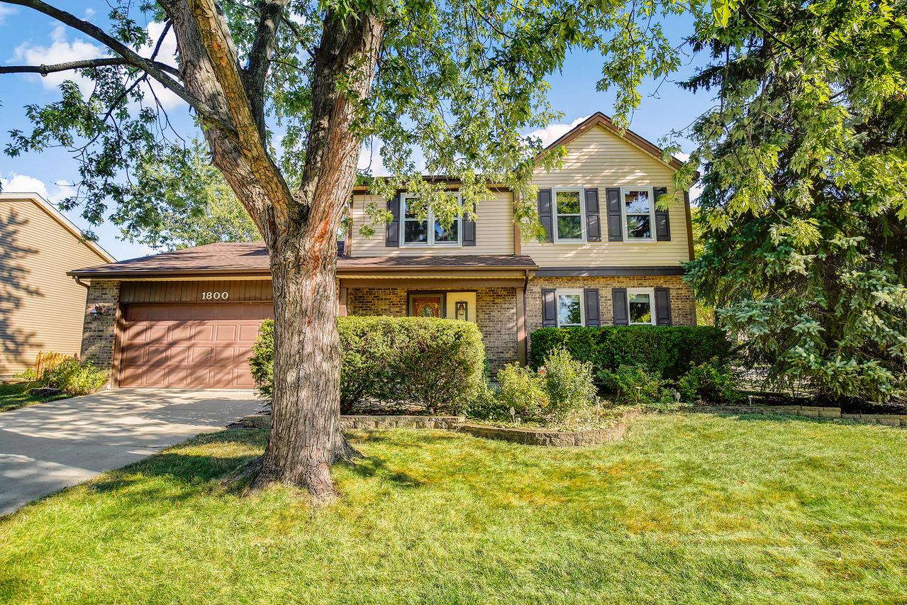 1800 Hatch St., Downers Grove, IL 60516