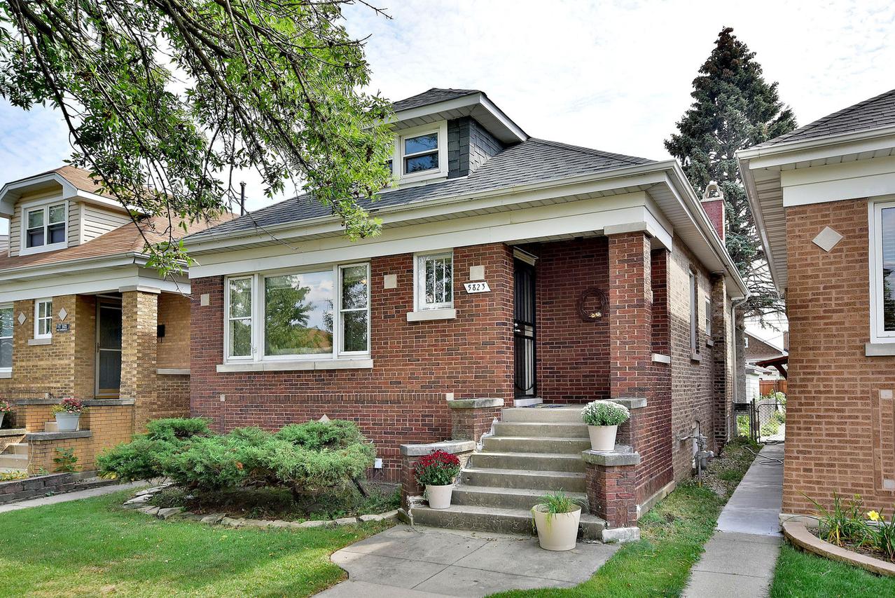 5823 W Henderson St., Chicago, IL 60634