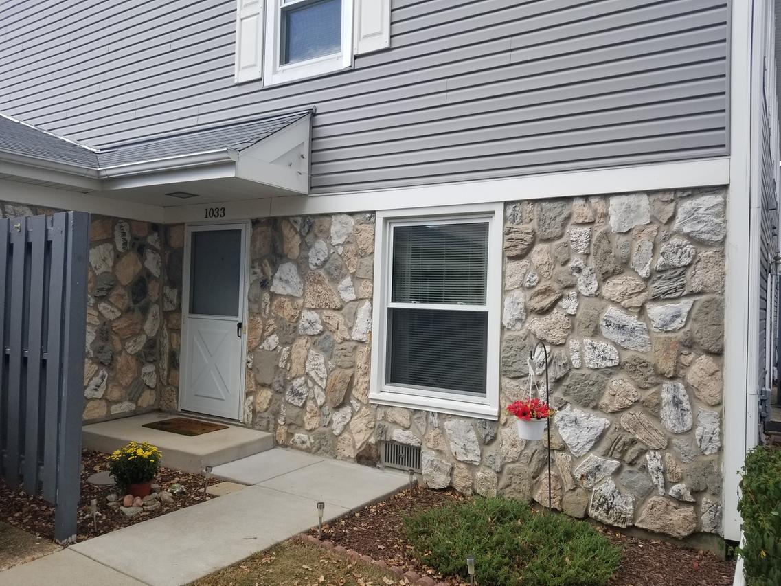 1033 Brunswick Hbr, Schaumburg, IL 60193