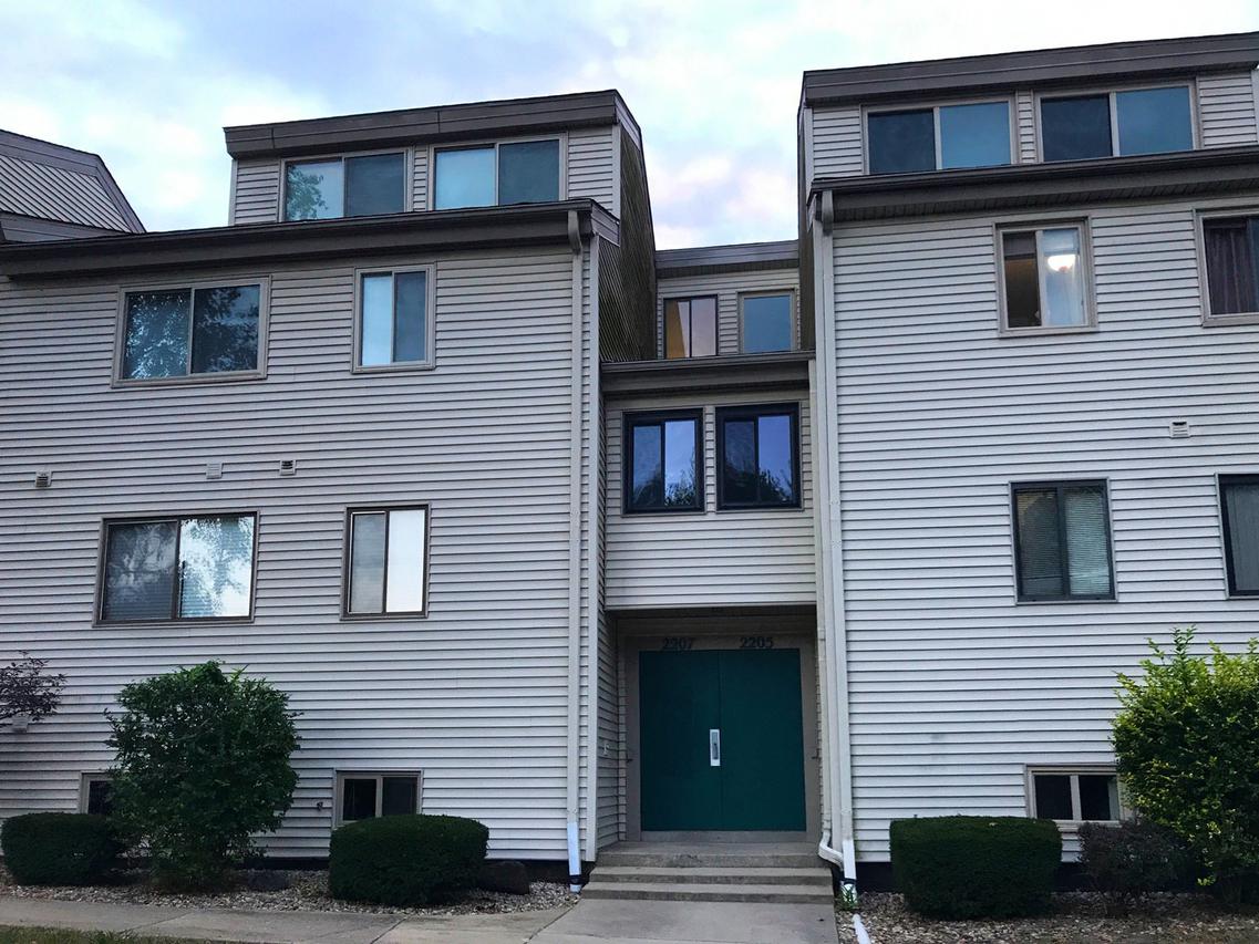 2207 Melrose Dr. #A, Champaign, IL 61820