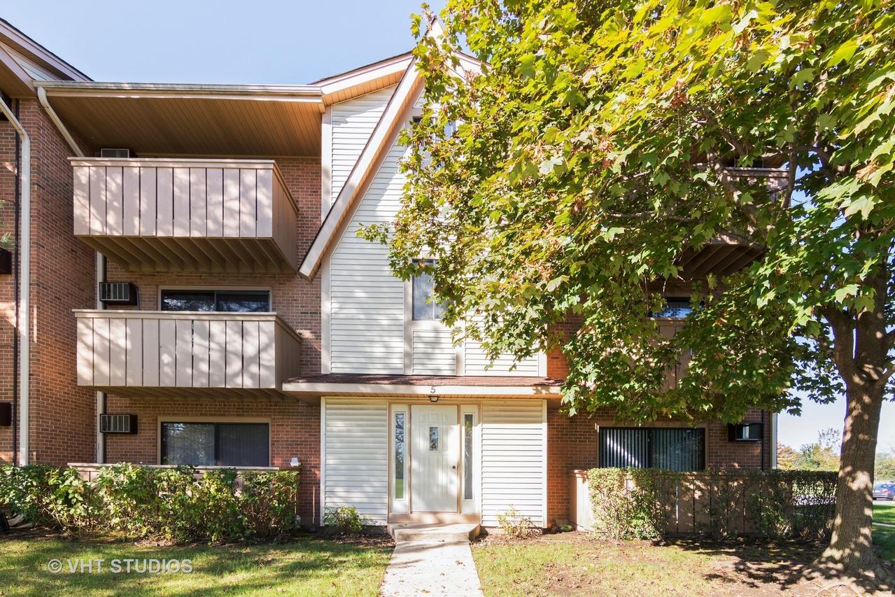 5 Cedar Ct. #18, Vernon Hills, IL 60061