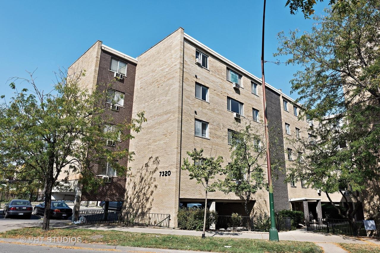 7320 N Rogers Ave. #215, Chicago, IL 60626
