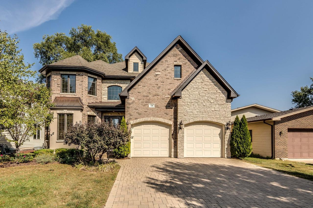 126 Hidden View Dr., Westmont, IL 60559