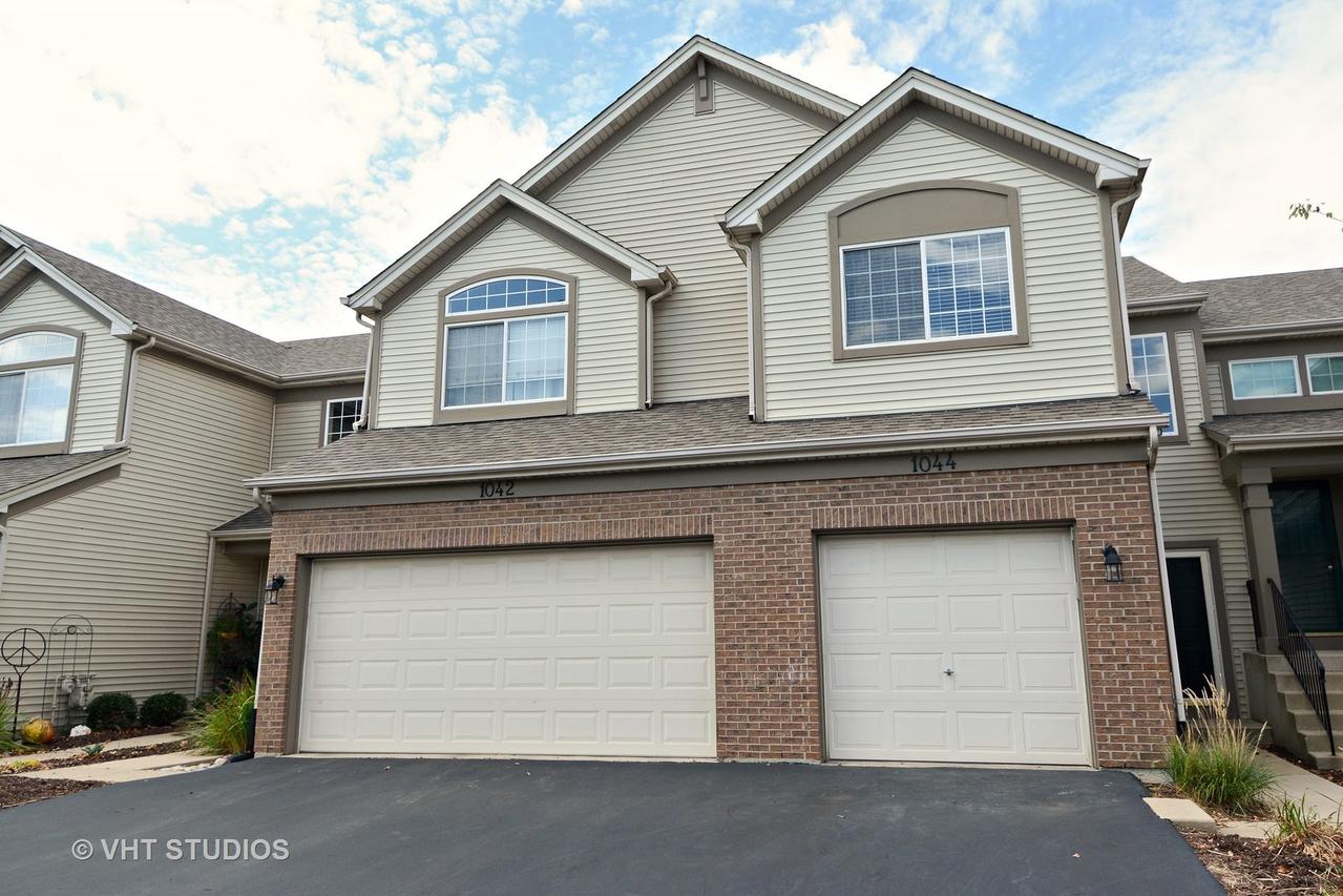 1044 Woodview Ct., Aurora, IL 60502