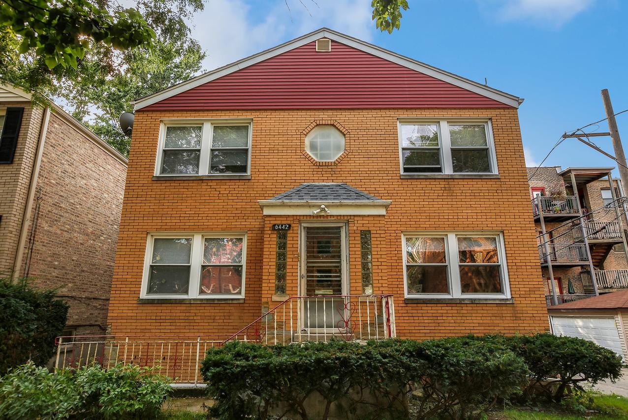 6442 N Hoyne Ave., Chicago, IL 60645