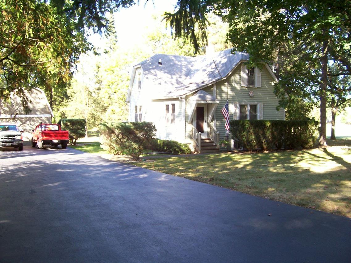 414 W Forest Ave., Round Lake, IL 60073