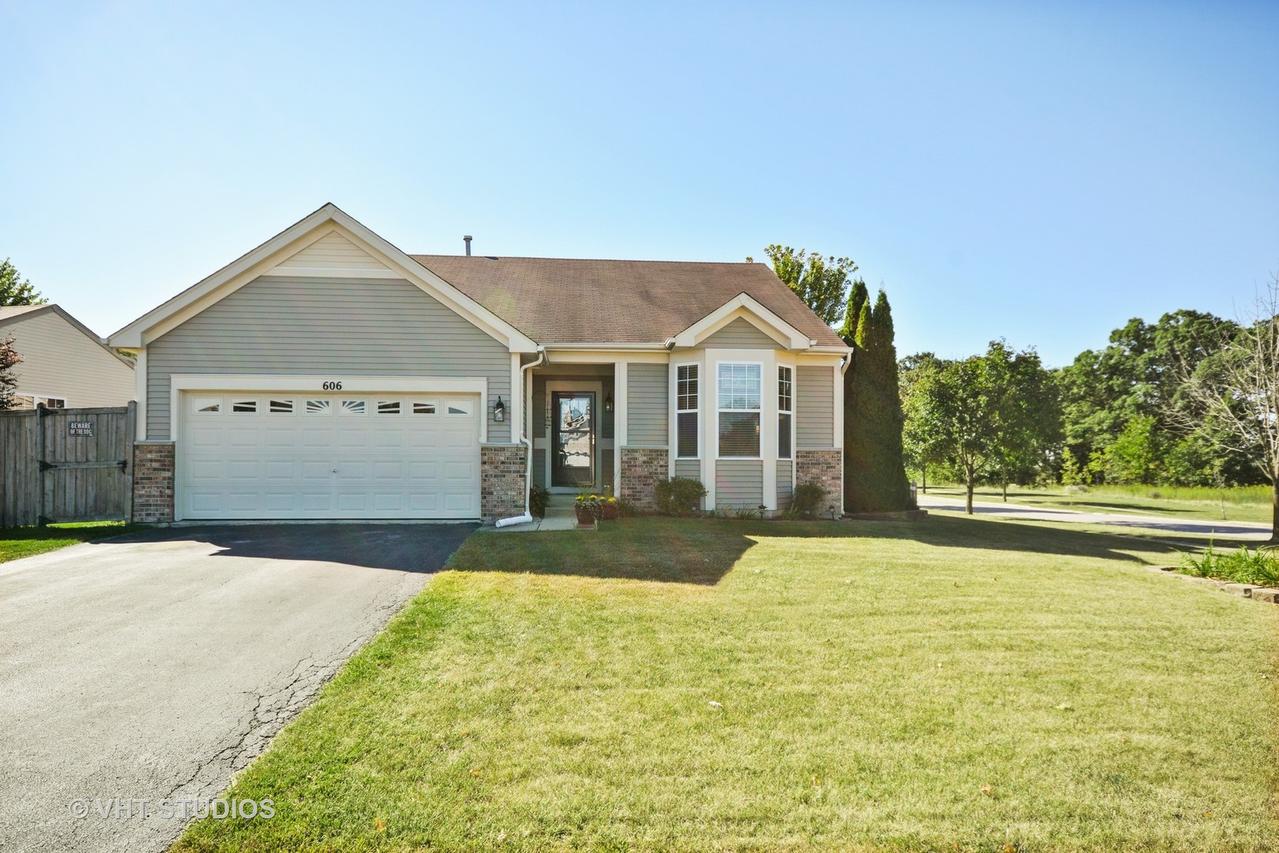 606 Graham Rd., North Aurora, IL 60542