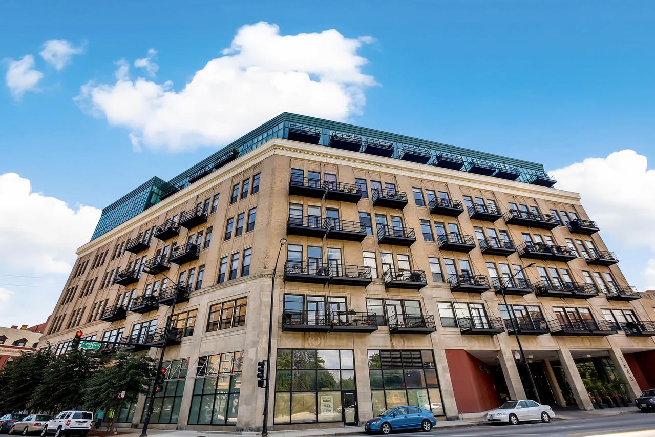 1645 W Ogden Ave. #808, Chicago, IL 60607