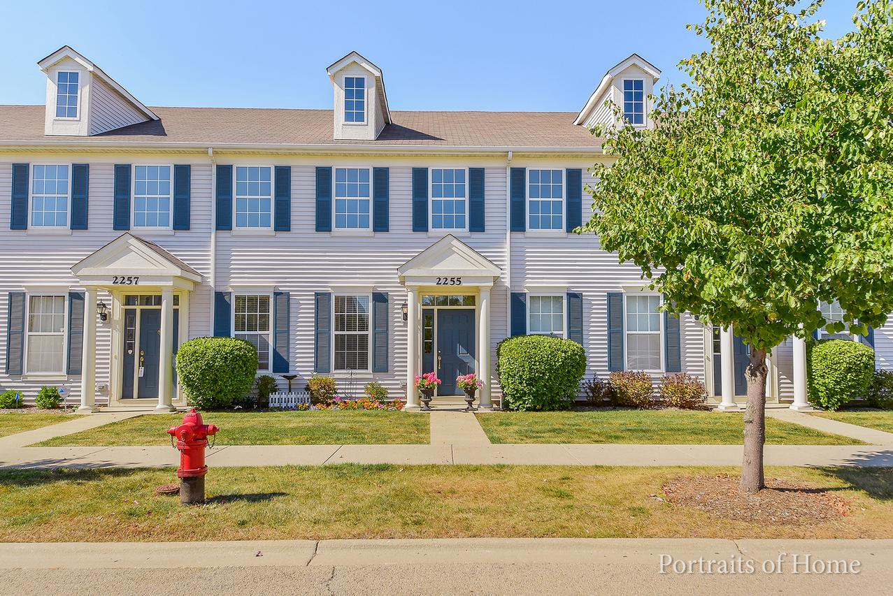 2255 Georgetown Cir., Aurora, IL 60503