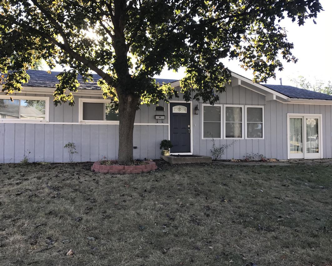 228 Green Ct., Streamwood, IL 60107