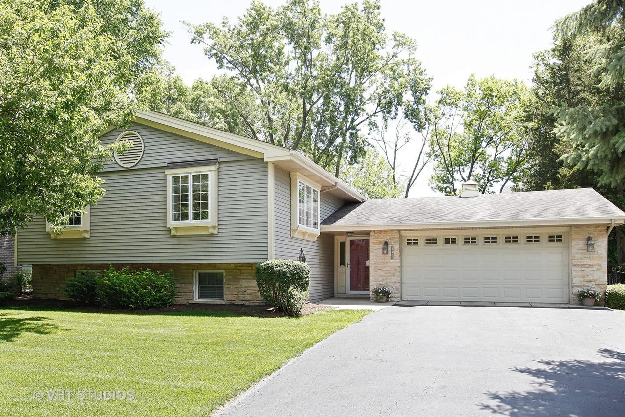940 Douglas Ave., Naperville, IL 60540