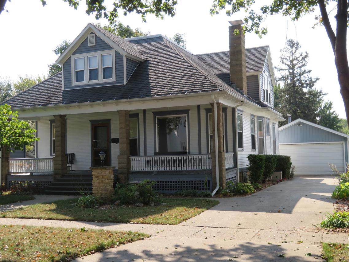 203 E Lincoln St., Mount Morris, IL 61054