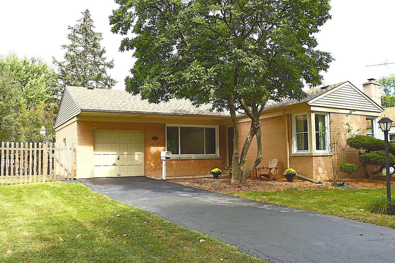 1800 Stewart Ave., Des Plaines, IL 60018