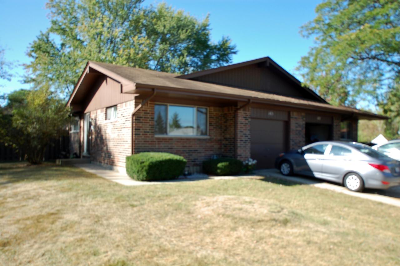 165 Virginia Ct., Streamwood, IL 60107