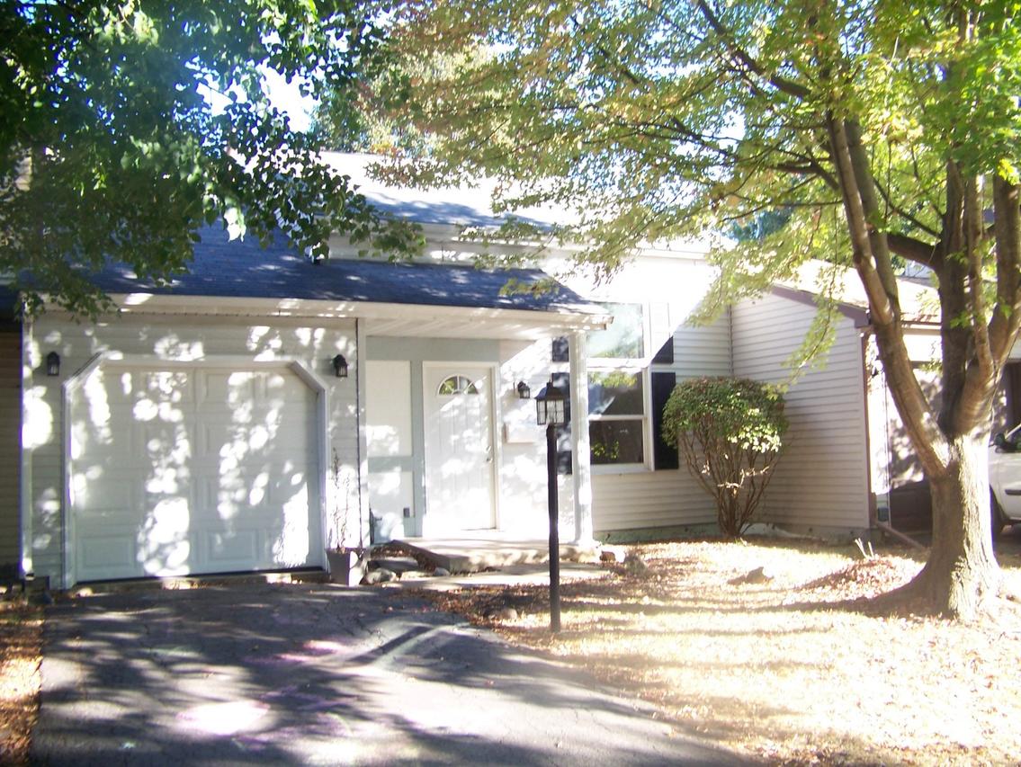2337 Linden Dr., Woodstock, IL 60098