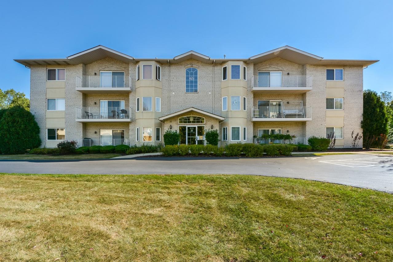 915 Elderberry Cir. #315, Naperville, IL 60563