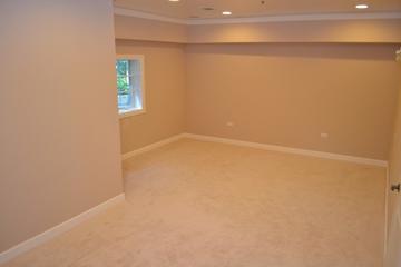 1914 Lynn Cir., Libertyville, IL 60048