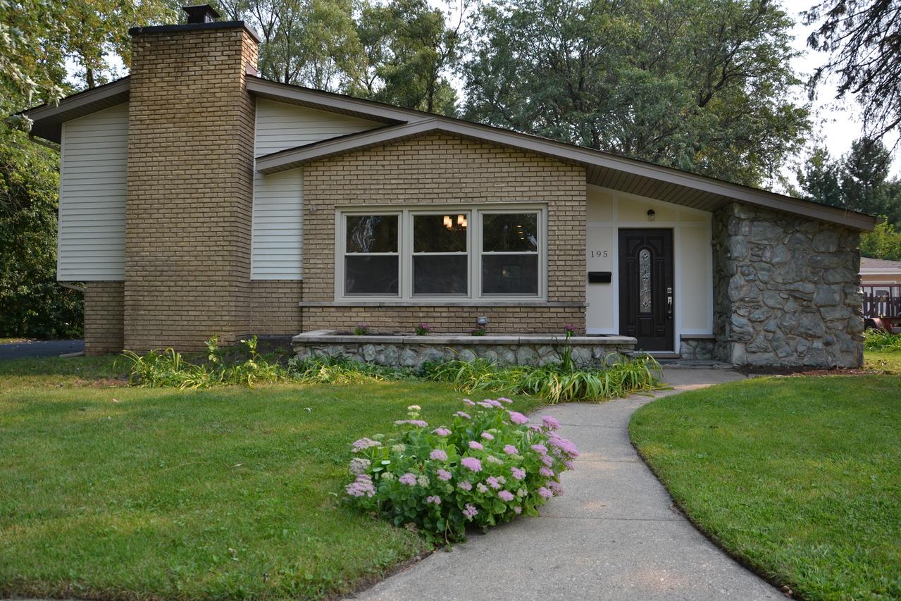 195 7th St., Wheeling, IL 60090