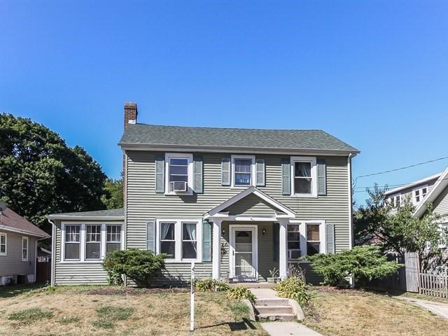 330 Wheelock St., Elgin, IL 60123