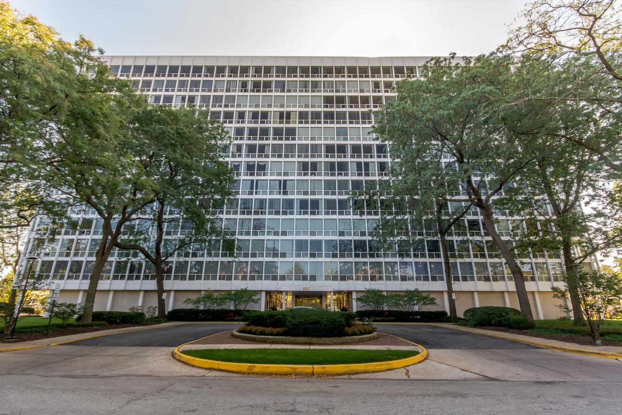601 E 32nd St. #403, Chicago, IL 60616