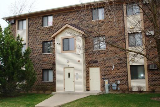 1 Cedar Ct. #8, Vernon Hills, IL 60061