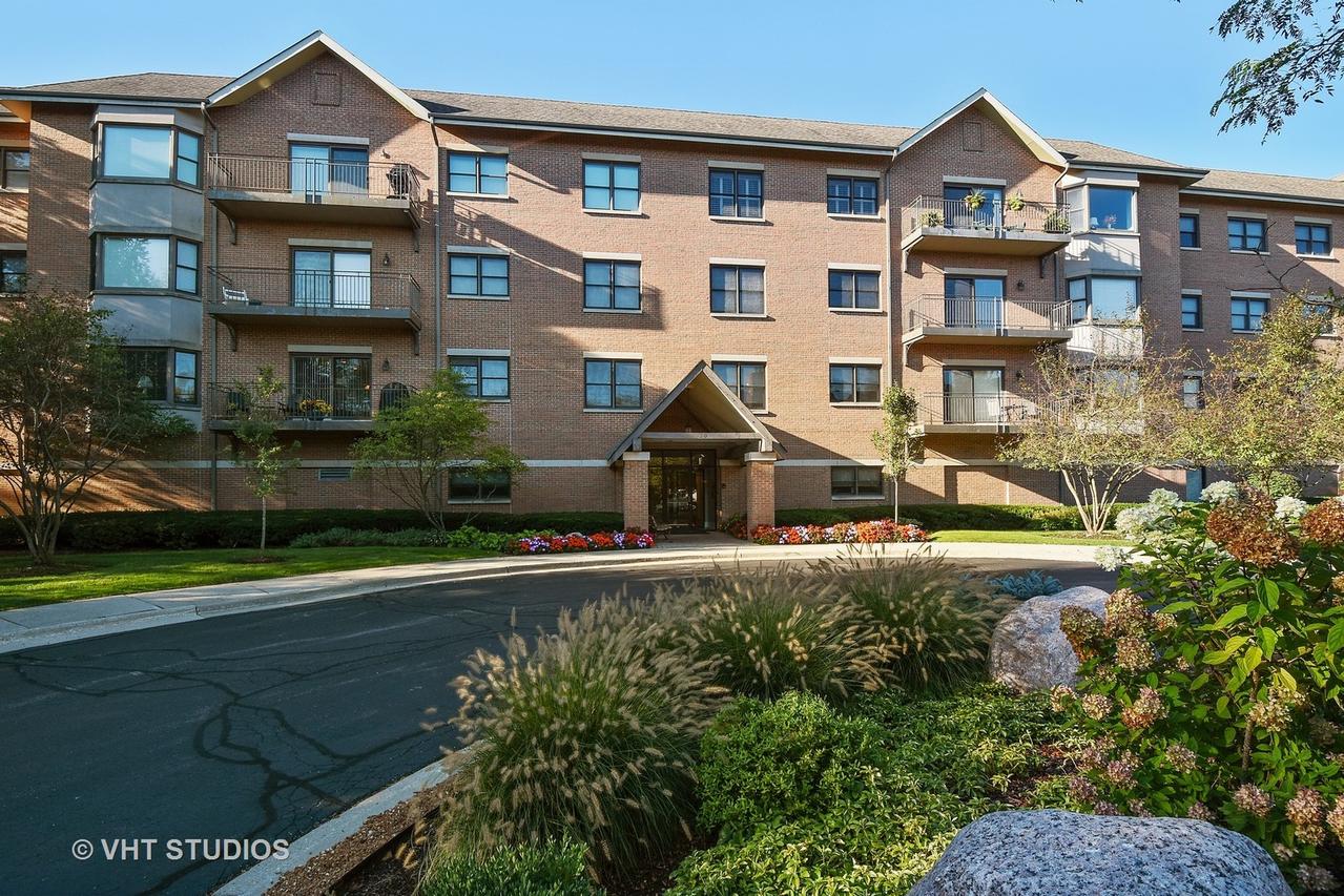 20 Trafalgar Sq. #205, Lincolnshire, IL 60069