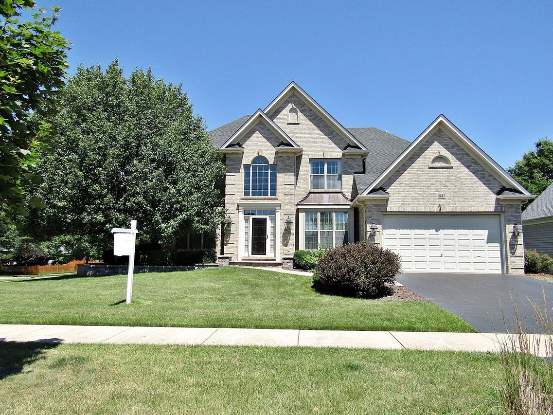 831 Columbia Cir., North Aurora, IL 60542