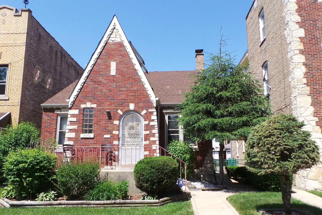 3054 N Menard Ave., Chicago, IL 60634