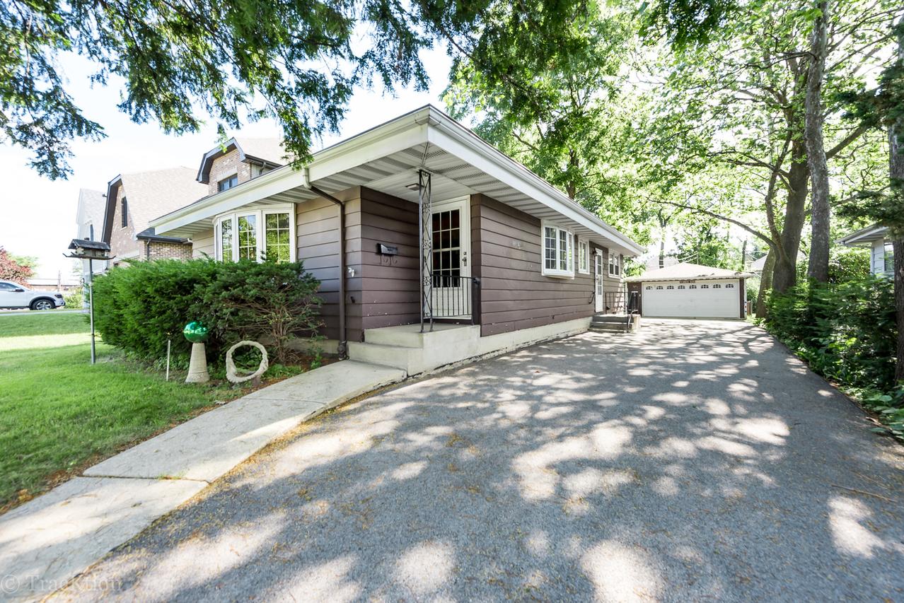 4409 Wilson Ave., Downers Grove, IL 60515
