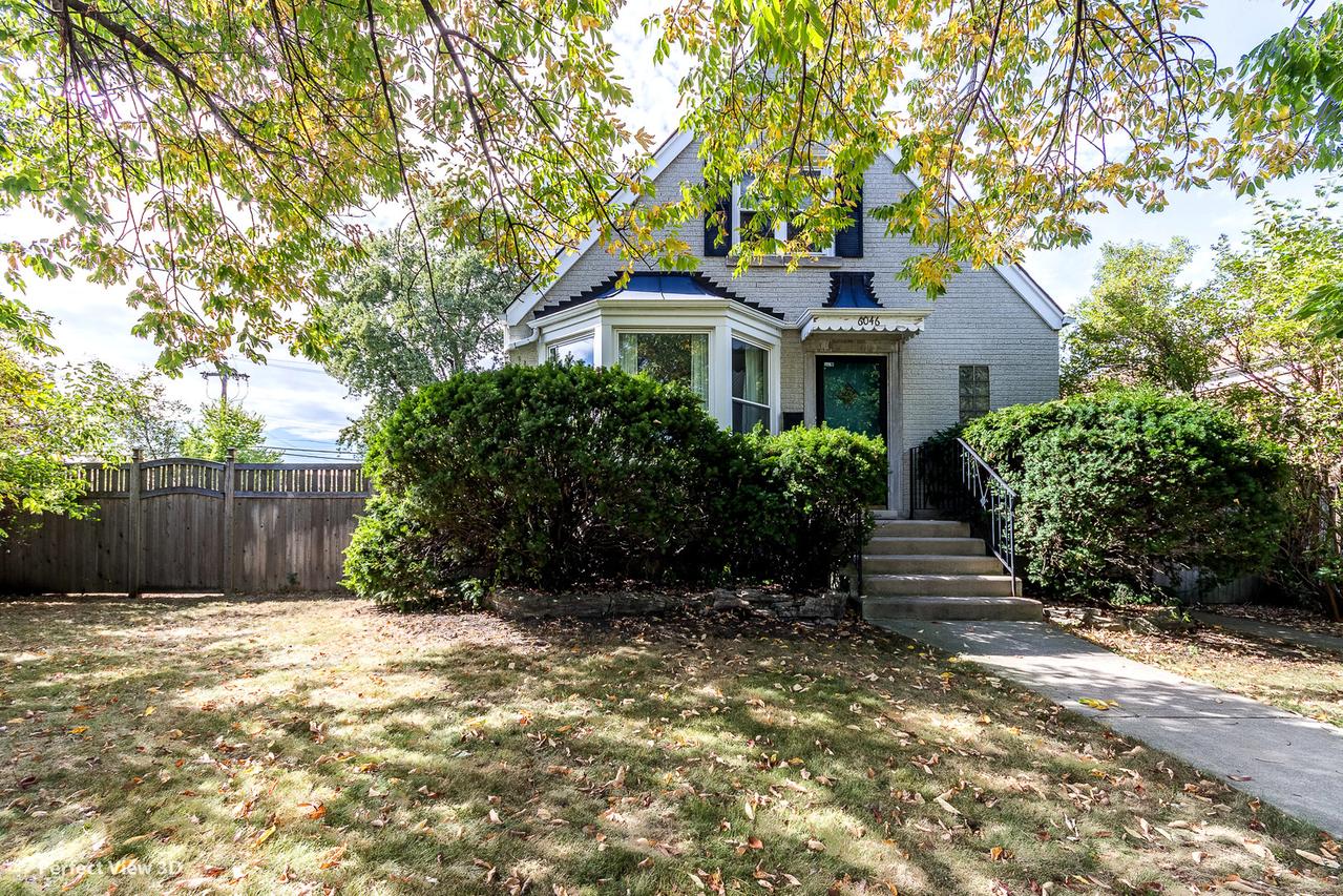 6046 N Harding Ave., Chicago, IL 60659