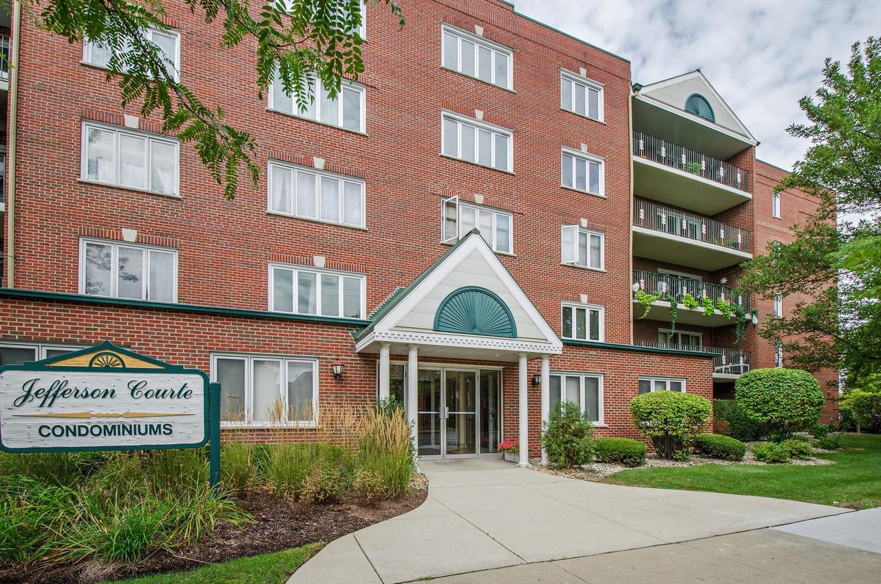 4848 N Central Ave. #302, Chicago, IL 60630