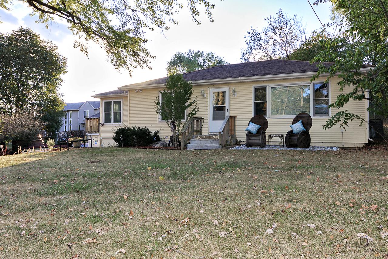 1811 N Riverside Dr., Mchenry, IL 60050