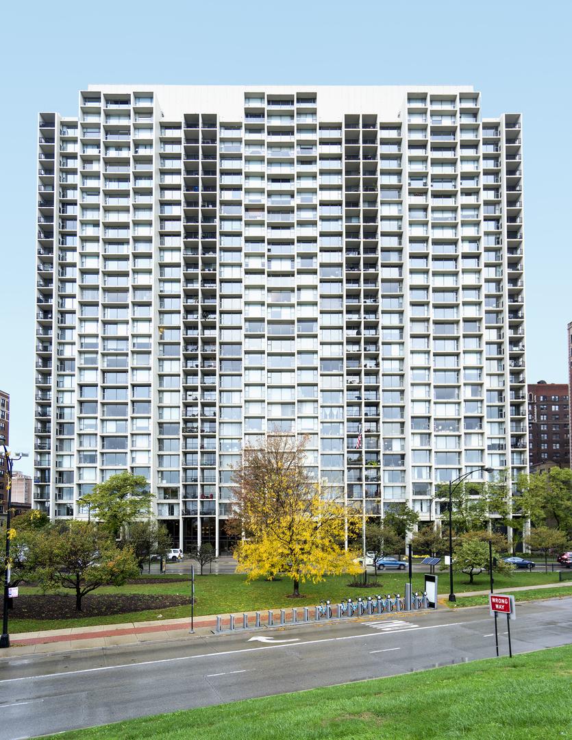 3200 N Lake Shore Dr. #1602, Chicago, IL 60657