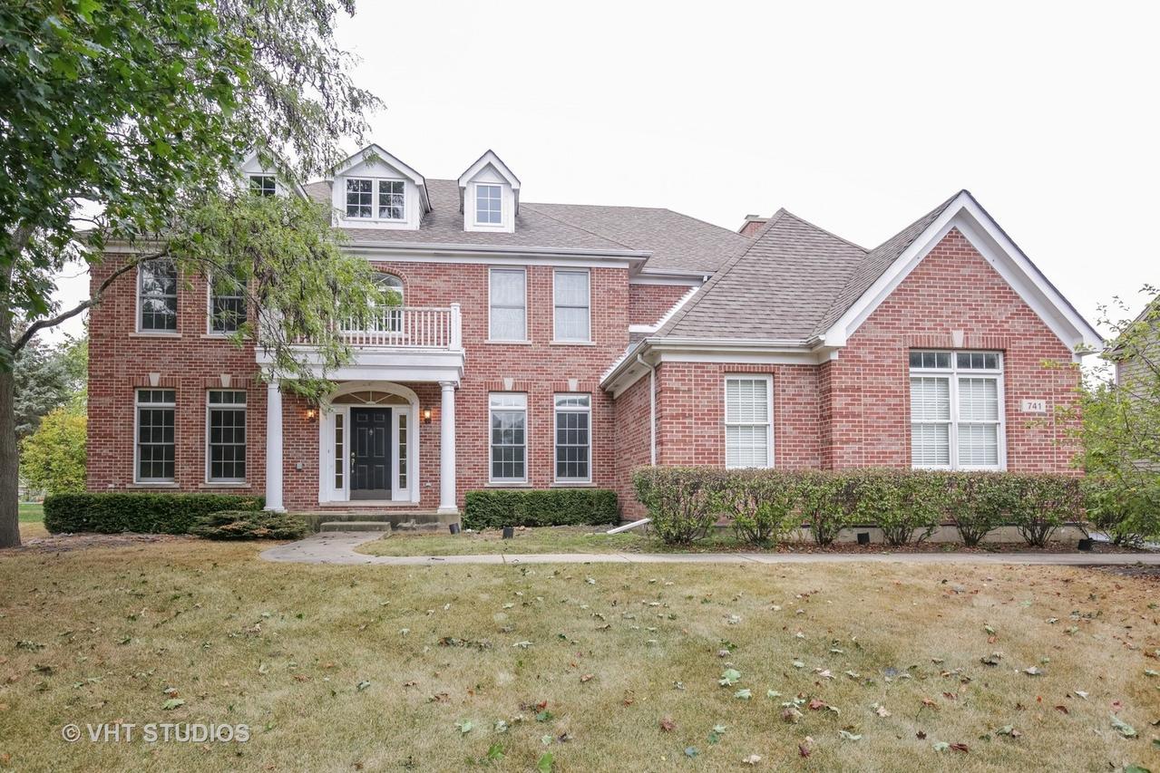 741 Mason Ln., Lake In The Hills, IL 60156