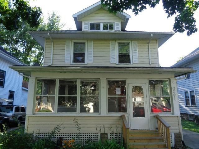 621 Jackson St., Aurora, IL 60505