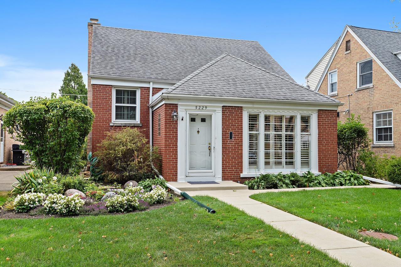 5229 Arcadia St., Skokie, IL 60077