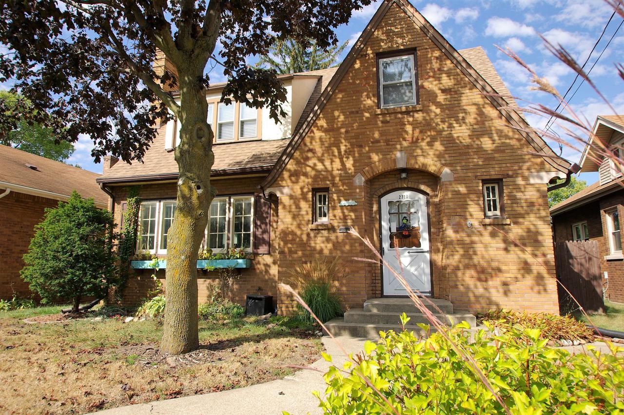 2310 Broadway, Rockford, IL 61104