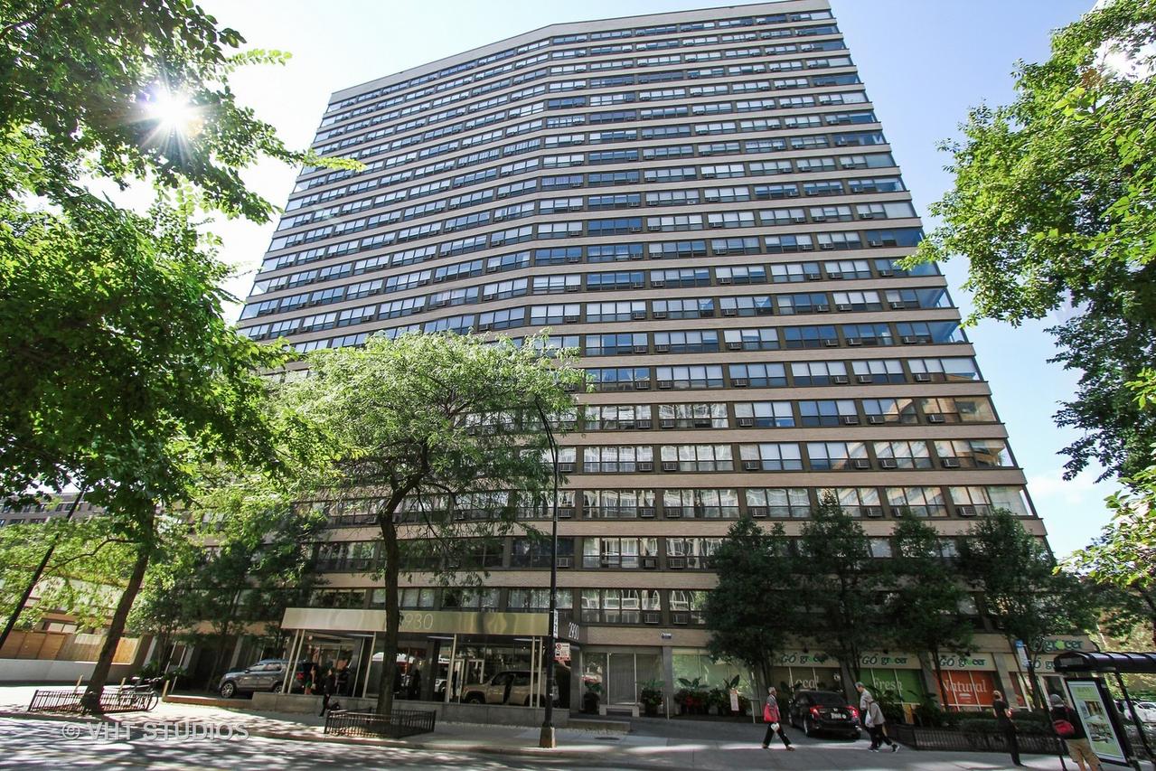 2930 N Sheridan Rd. #1307, Chicago, IL 60657