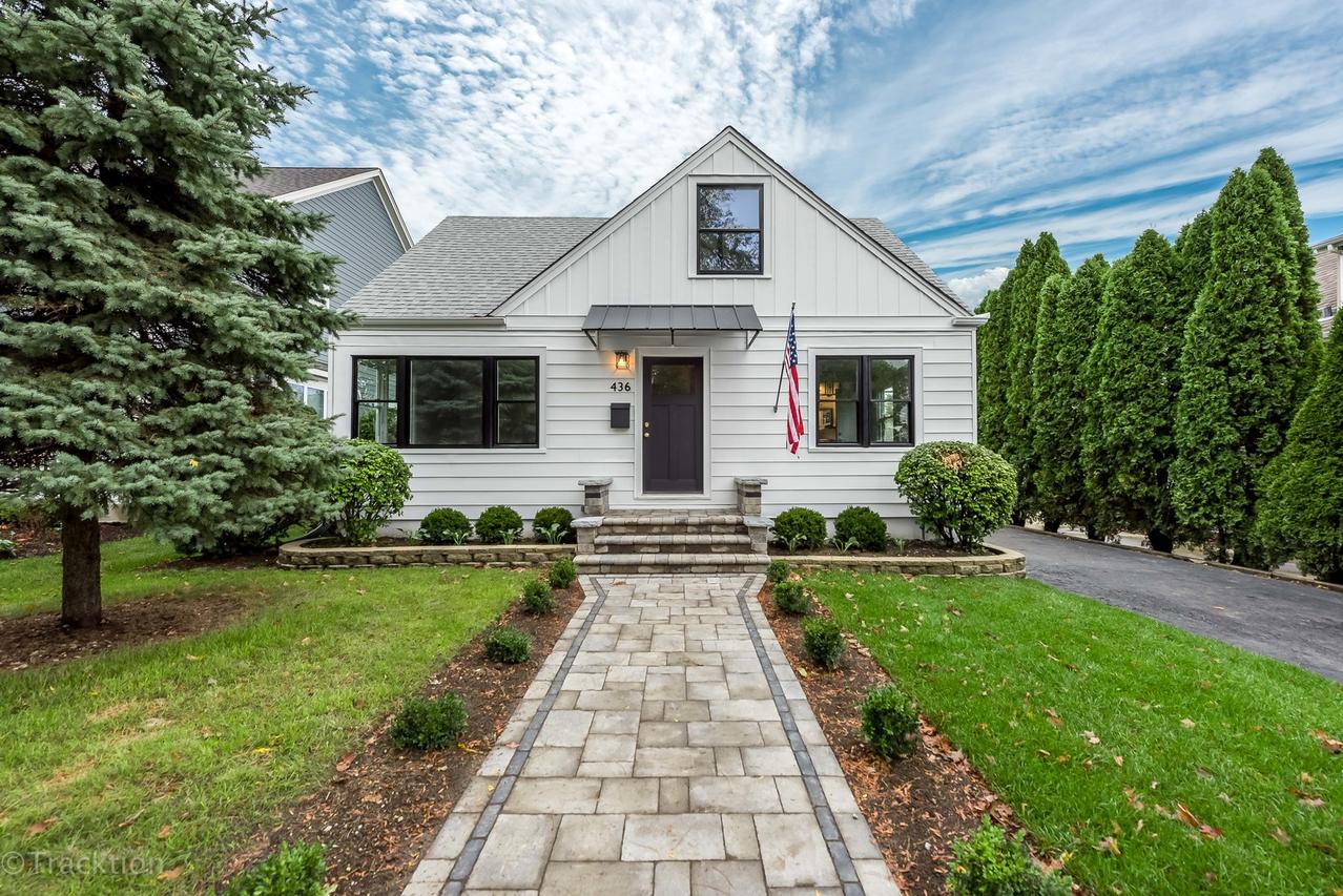 436 Gierz St., Downers Grove, IL 60515