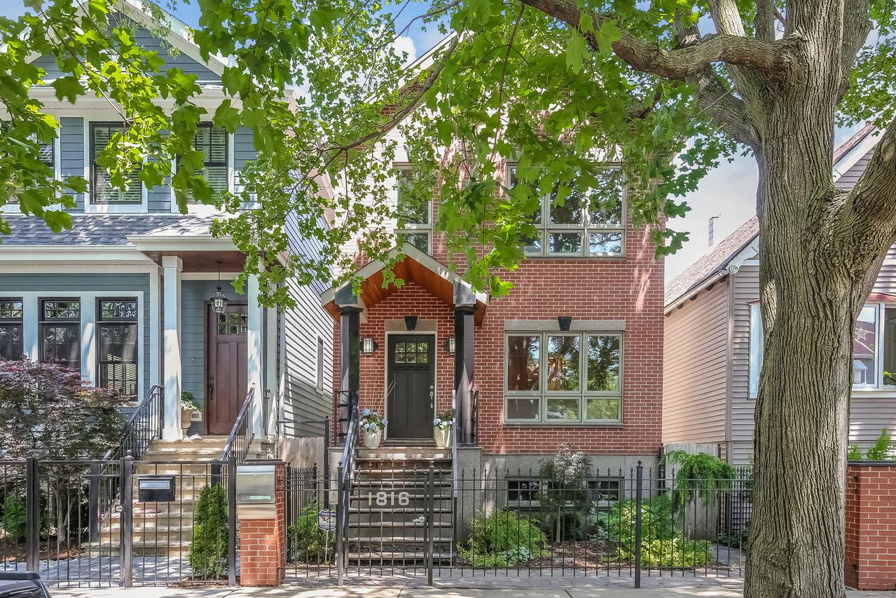 1816 W Melrose St., Chicago, IL 60657