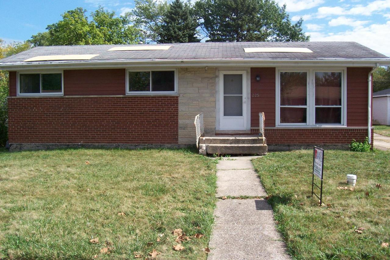 225 Princeton St., Addison, IL 60101