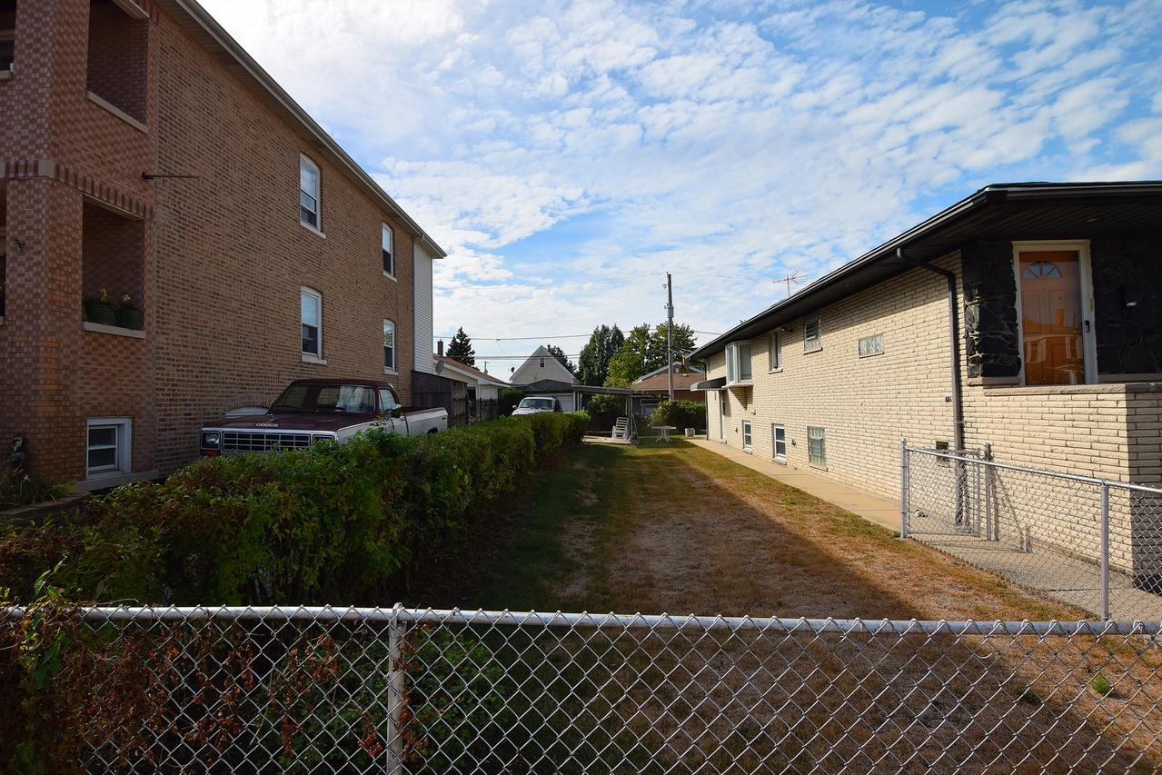 5322 S Moody Ave., Chicago, IL 60638