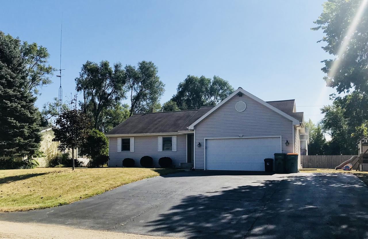 815 Christine Dr., Mchenry, IL 60051