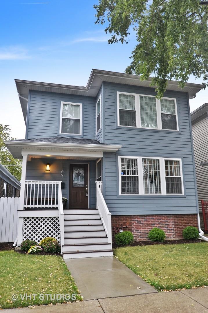 3809 N Sacramento Ave., Chicago, IL 60618