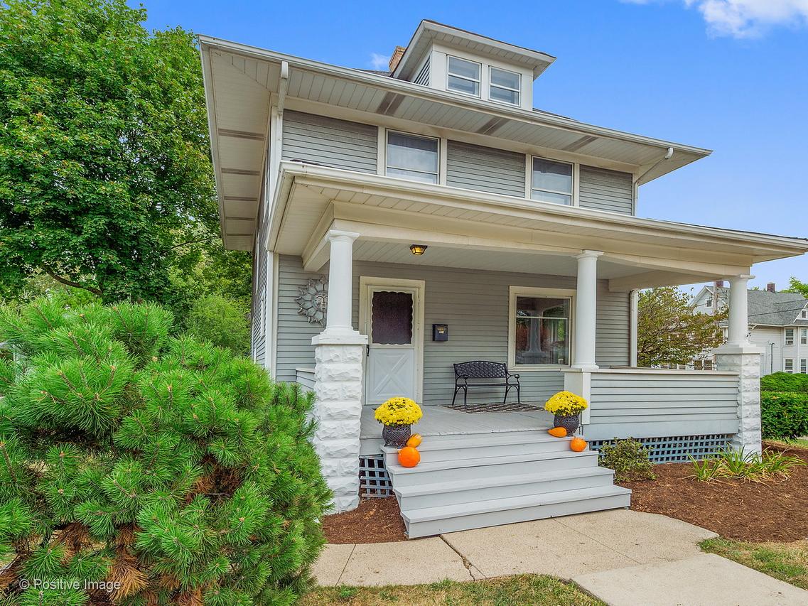 203 W Roosevelt Rd., Wheaton, IL 60187