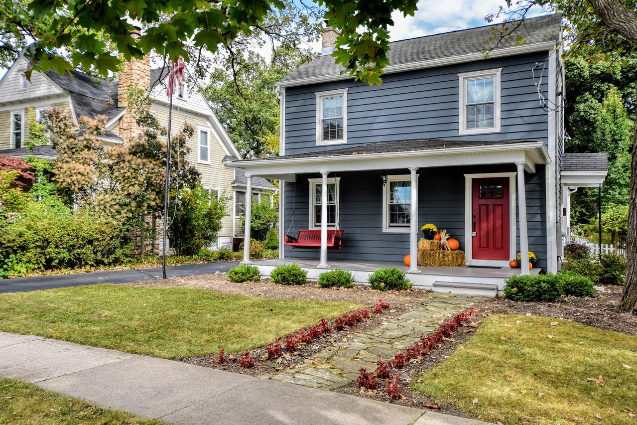 2 Junior Ave., Grayslake, IL 60030